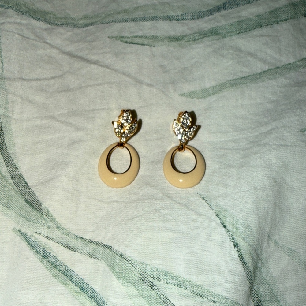 Vintage Gold Tone and Cream Enamel Retro Boho Leaf Clip on Earrings